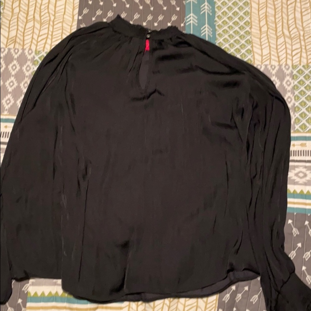 Jenifer Lopez silky blouse